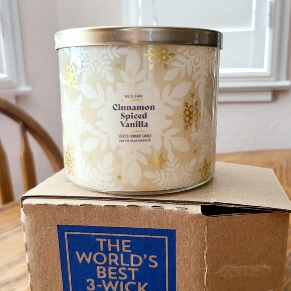 White Barn Accents Nwt White Barn Cinnamon Spiced Vanilla 3wick